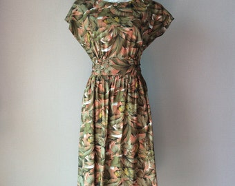 1970s Autumn Dress, Vintage Dress, Like new, Flowers, Leaves, Birds