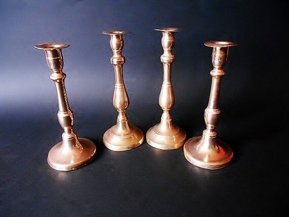 Antiguos candelabros de bronce conjunto de por memoryofthepast
