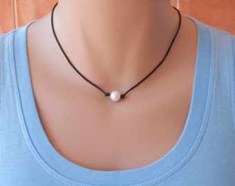 leather pearl necklace Boho pearl necklace Single pearl necklace leather pearl leather necklace pearl necklace leather leather pearl choker