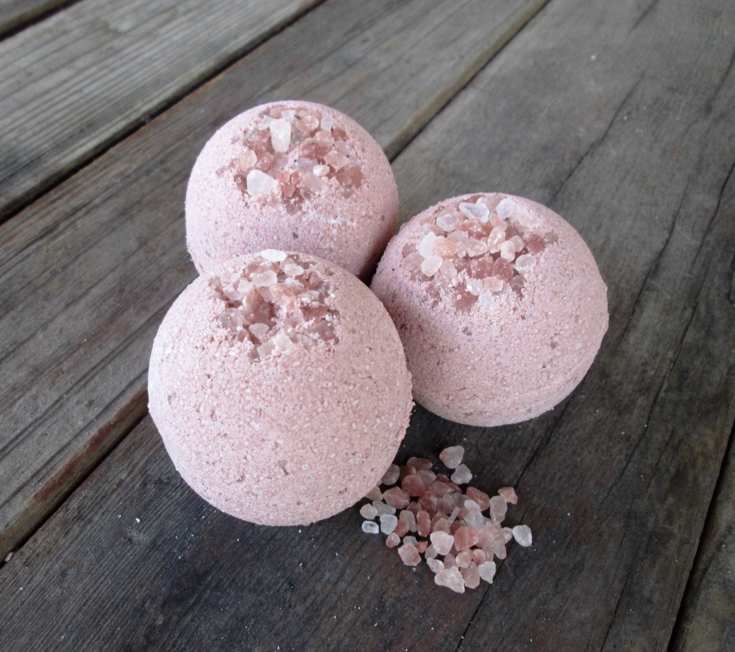 PINK CLAY Bath Bomb... Black Kettle