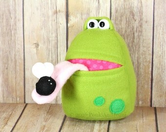 Frog Stuffed Toy, Toad Plushie, Frog Tooth Fairy Pillow, Boy's Pocketed Stocking Stuffer, Cute Kawaii Amphibian, Frog eating Fly Plush Toy