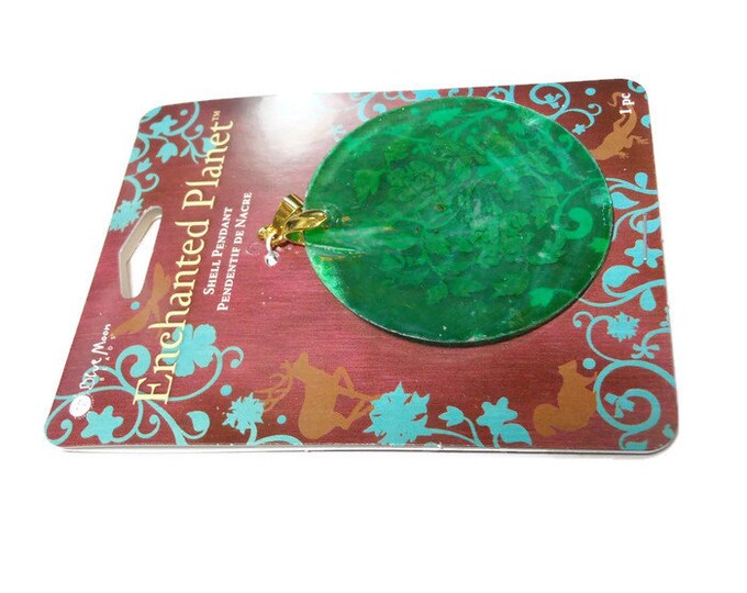 Capiz shell pendant, round dyed Capiz shell, green and gold, 49-50mm round with floral decal