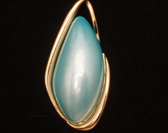 Trifari Free Form Pendant Blue Glass