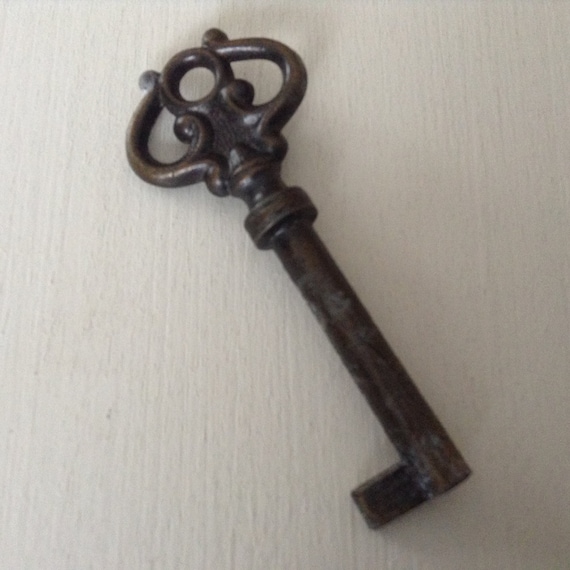 Vintage skeleton key, ornate authentic european furniture brasd key. Santa's magic key. Wedding décor, shabby, steampunk, jewelry art supply by SweetPicking steampunk buy now online
