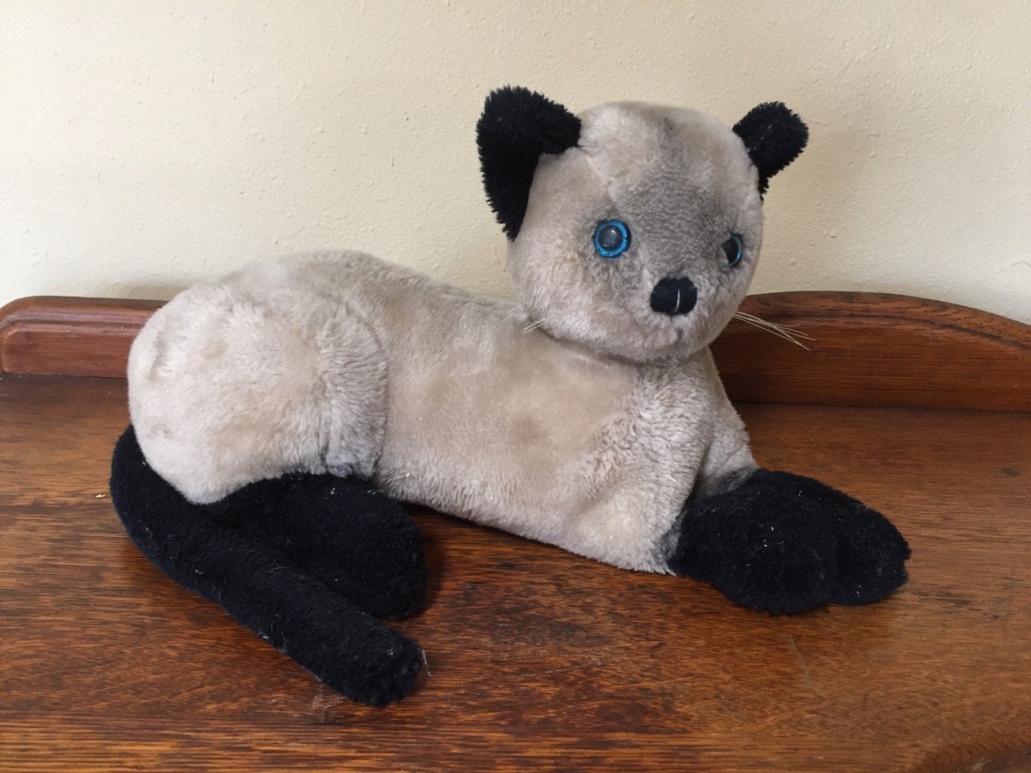 gray plush cat