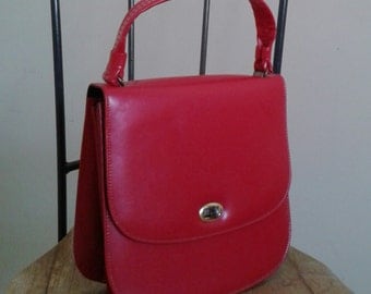 Lipstick Red Vintage 60's Purse MOD Vinyl Handbag/Gold Metal trim/Mid Century Modern/1960's Mad Men Bag/ Christmas Party