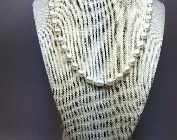 White freshwater pearl knotted necklace, pearl necklace, white pearl necklace, white freshwater pearl jewellry, knotted pearl necklace