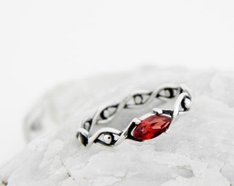 Silver ring with Garnet, silver garnet ring, silver ring vinous stone, garnet ring