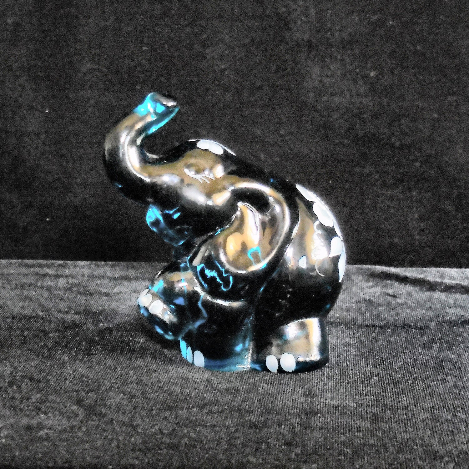 fenton elephant figurine