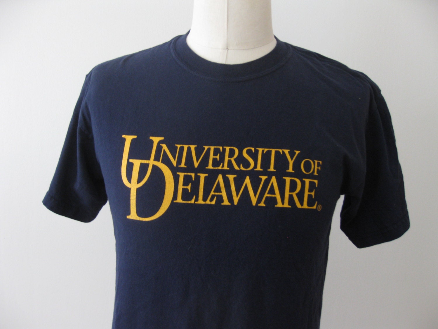 University of Delaware T-shirt shirt Adult Medium