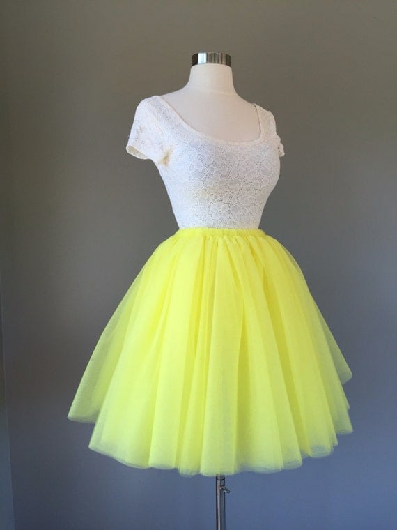 innovative yellow tulle skirt outfit
13