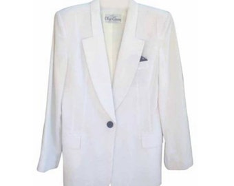 Vintage Oleg Cassini white blazer!