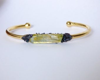 Raw Crystal Cuff Bracelet, Boho Chic Jewelry, Shiny Gold Bracelet, Modern Mineral Bracelet,Crystal Cluster Point Bracelet, Rough Gemstone
