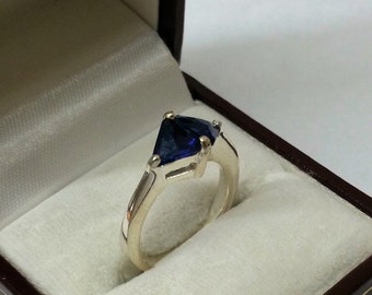 925 Silver ring with crystals blue 17.4 mm SR562