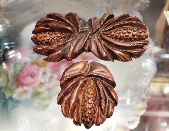 Carved Wood Brooch and Dress Clip ART DECO 1930s 30s Hawaii Antique Wooden Brooch Dress Clip Hand Carved Matching Pair