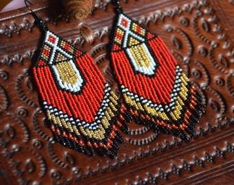 Seed bead earring, Native American style, boho earring, tribal earring, fringe earrings, beadwork jewelry, ethnic style