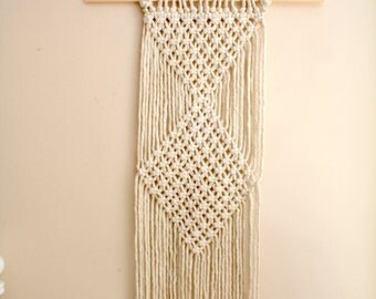 Macrame wall hanging, woven wall hanging, woven wall tapestry, macrame, bohemian wall hanging, bohemian home decor, housewarming gift idea