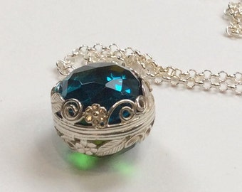 Peridot London topaz pendant, Sterling silver birthstones pendant, two sides pendant, energy ball, floral necklace - Neverland N2000-2