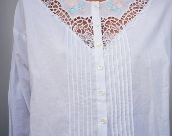 Collarless White Shirt, Vintage Floral Cut Out Boho Blouse, Oversized White Shirt, Boho Blouse, Floral Embroidered Shirt, 80s White Shirt