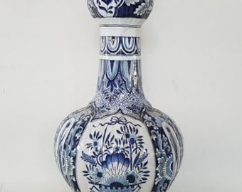 1800 Delft ceramic Vase