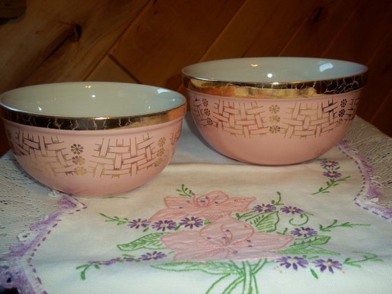 Hall's Superior Quality Kitchenware (2) Nesting Bowls Basketweave Pattern Gold Border w Pink ...