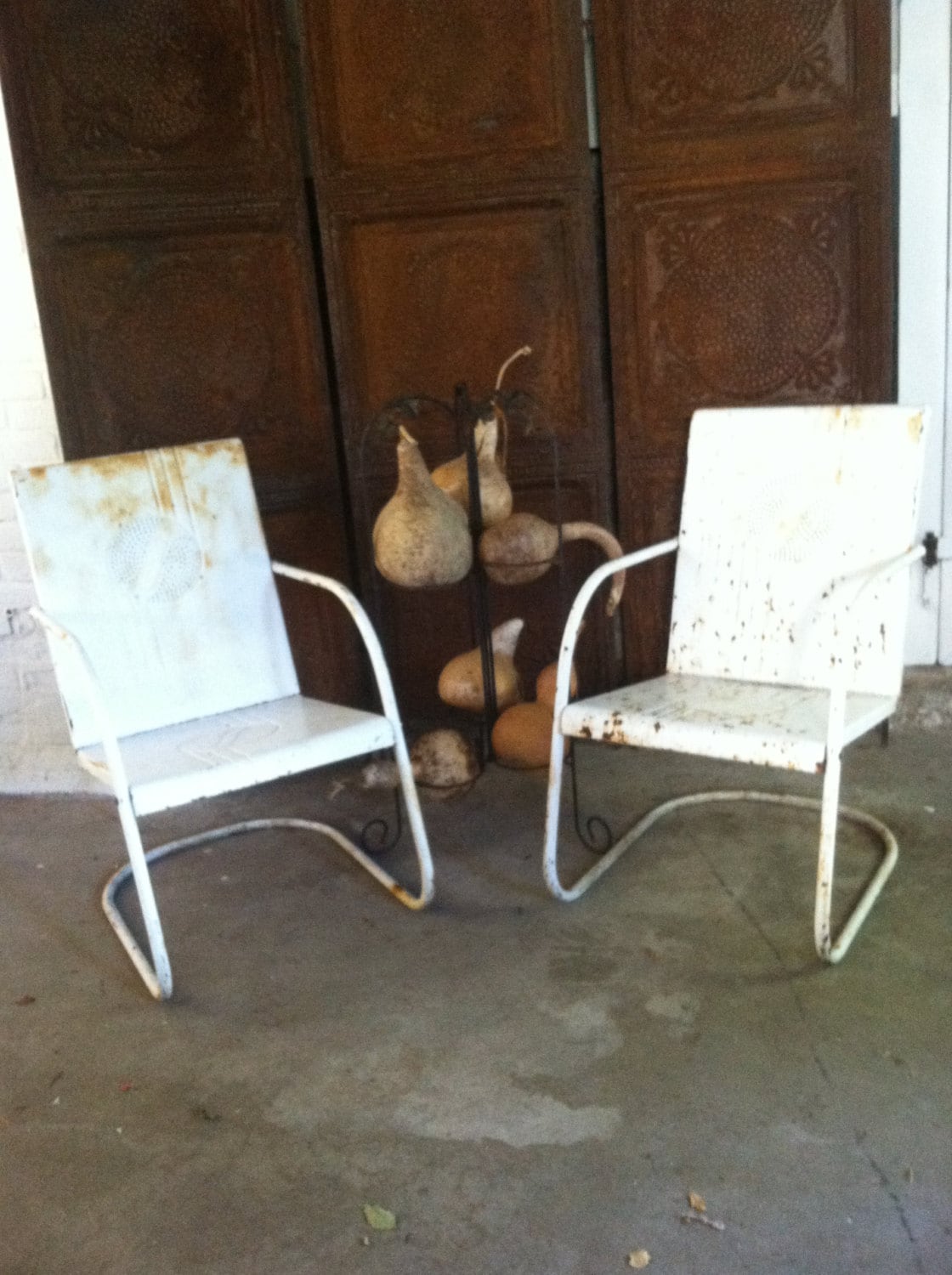 METAL GARDEN CHAIRS Bounce Chair Vintage Chippy White Paint
