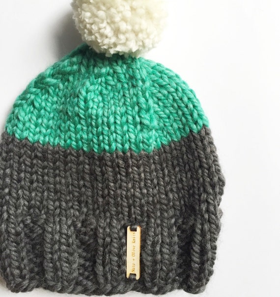 Items similar to Two-tone beanie with pom (made to order) on Etsy