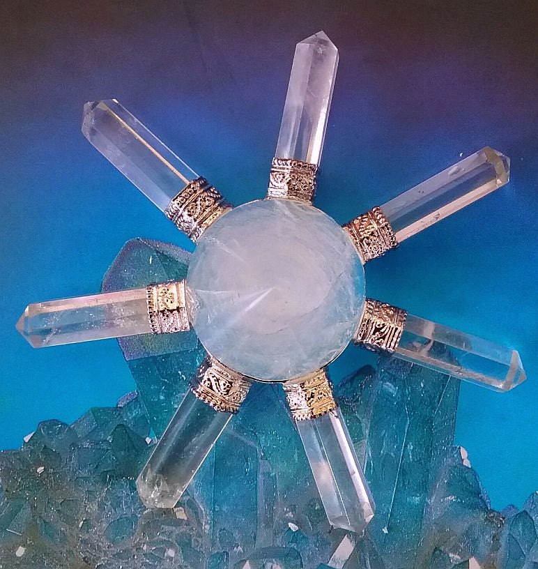 Large 8 Stone QUARTZ CRYSTAL Pyramid Energy GENERATOR With 7