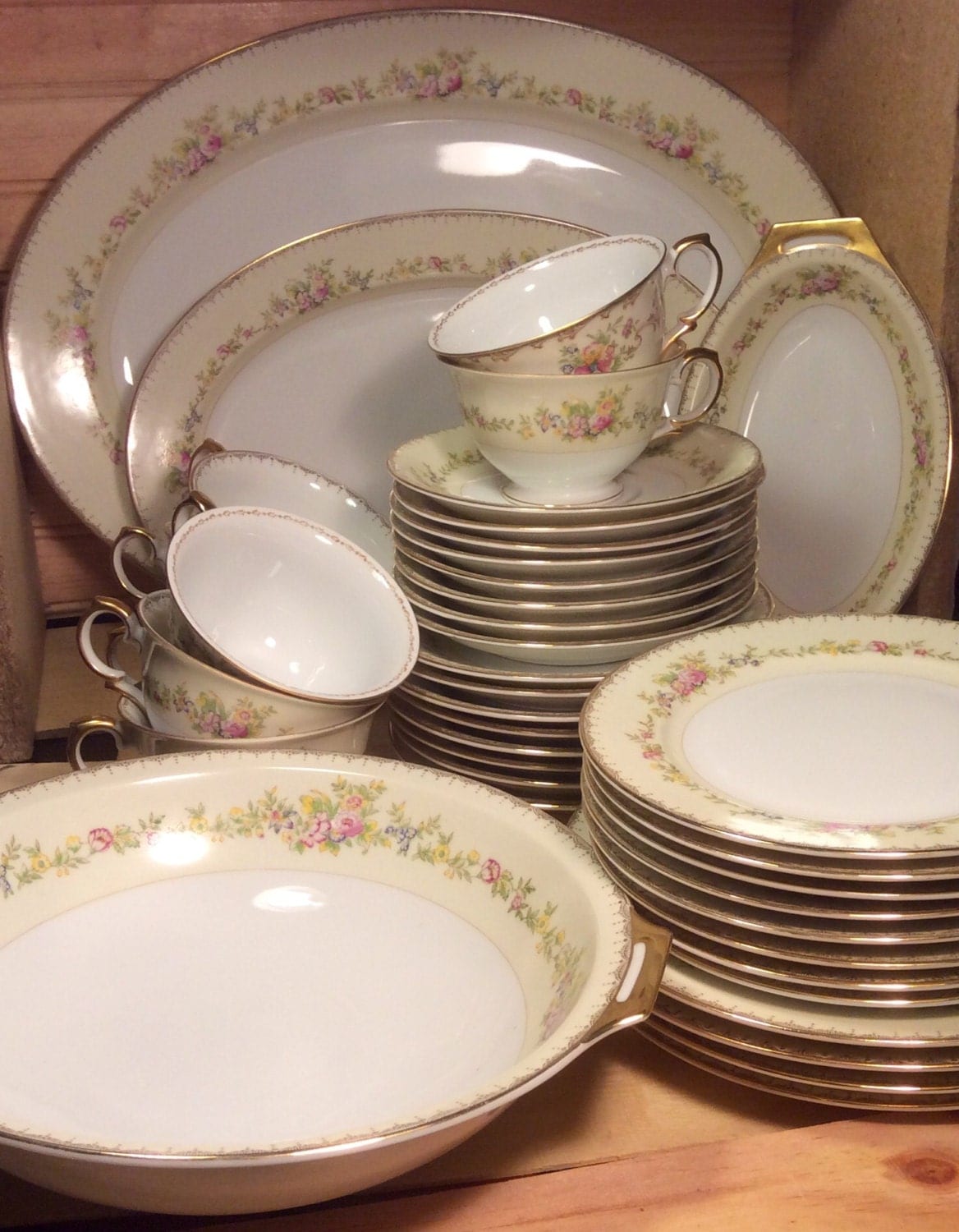 Gorgeous 40 Piece Meito China Ada Pattern Japan