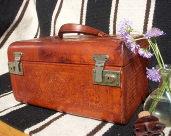 Vintage tooled Leather Train Case for Jewelry or Cosmetics- with Key!