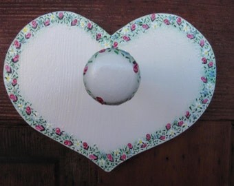 Wood Heart, Peg, Mauve, Rosebuds, Daisies, Blue Flowers, Handpainted, Valentine Gift, Birthday Gift, Mother's Day Gift, Christmas Gift