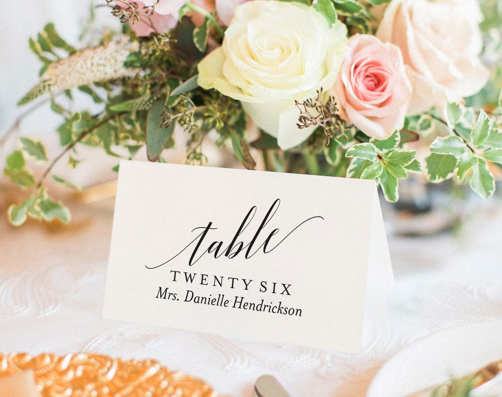 table place cards at wedding