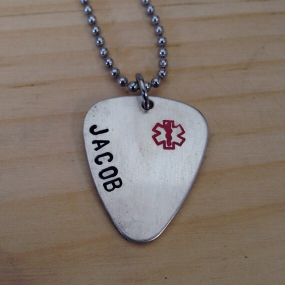 Medical alert necklace with emergency by MamasMilestoneMarker