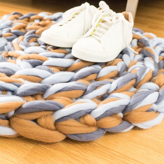 Chunky knitted Circular Rug/ Hand knit/ Crochet/Bulky