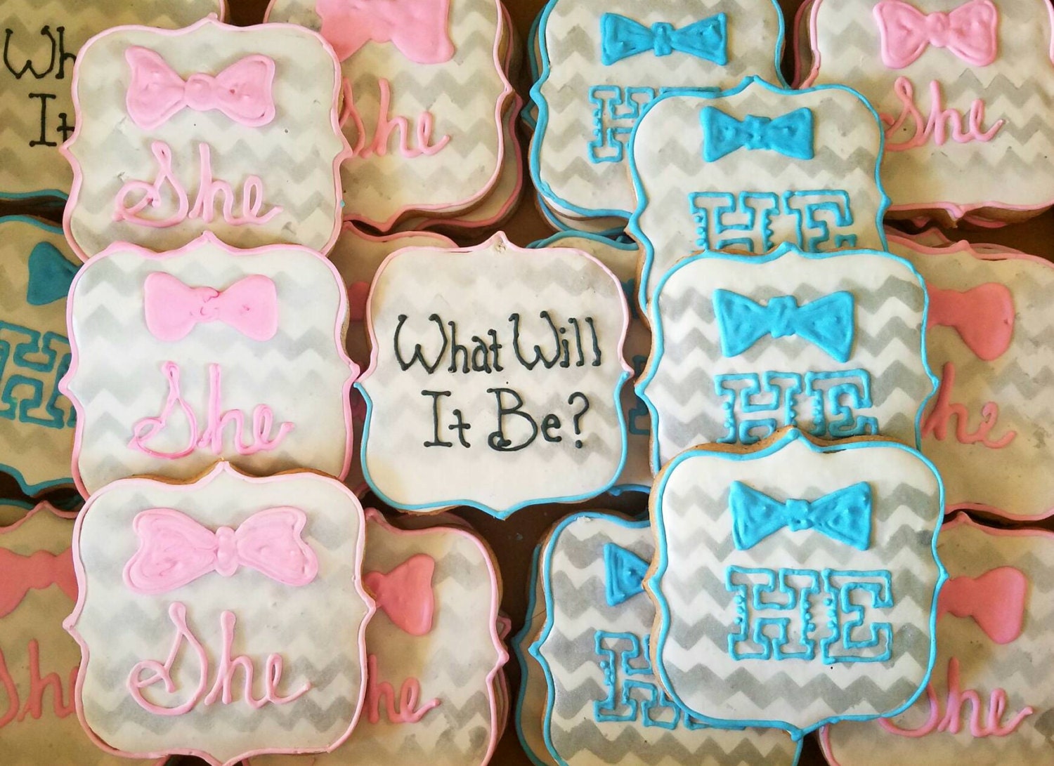 Gender reveal cookies 12 cookies
