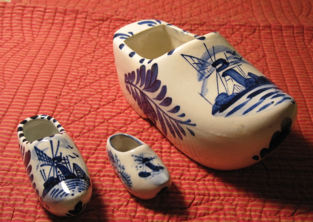 Ceramic Dutch Shoes from Holland set of 3 Ceramic Shoes Ceramic Dutch Shoes from Holland set of 3 Ceramic Shoes