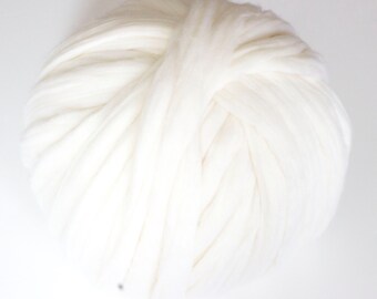 White Merino Wool Yarn, Super Chunky, Wool Roving, 100% Merino Wool, Bulky Yarn, DIY, Giant, Chunky Blanket, Unspun, Knitting, Ball of Wool