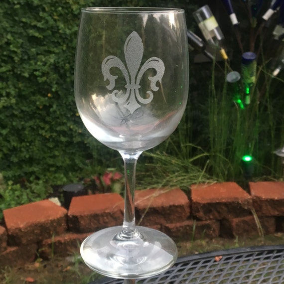 Etched Stemless Wine Glass with Fleur de lis Made in