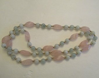Stunning vintage pastel pink and green glass bead necklace