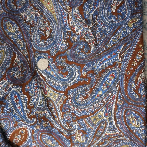 Vintage Crisp Cotton Paisley Print Fabric 46 W x 4