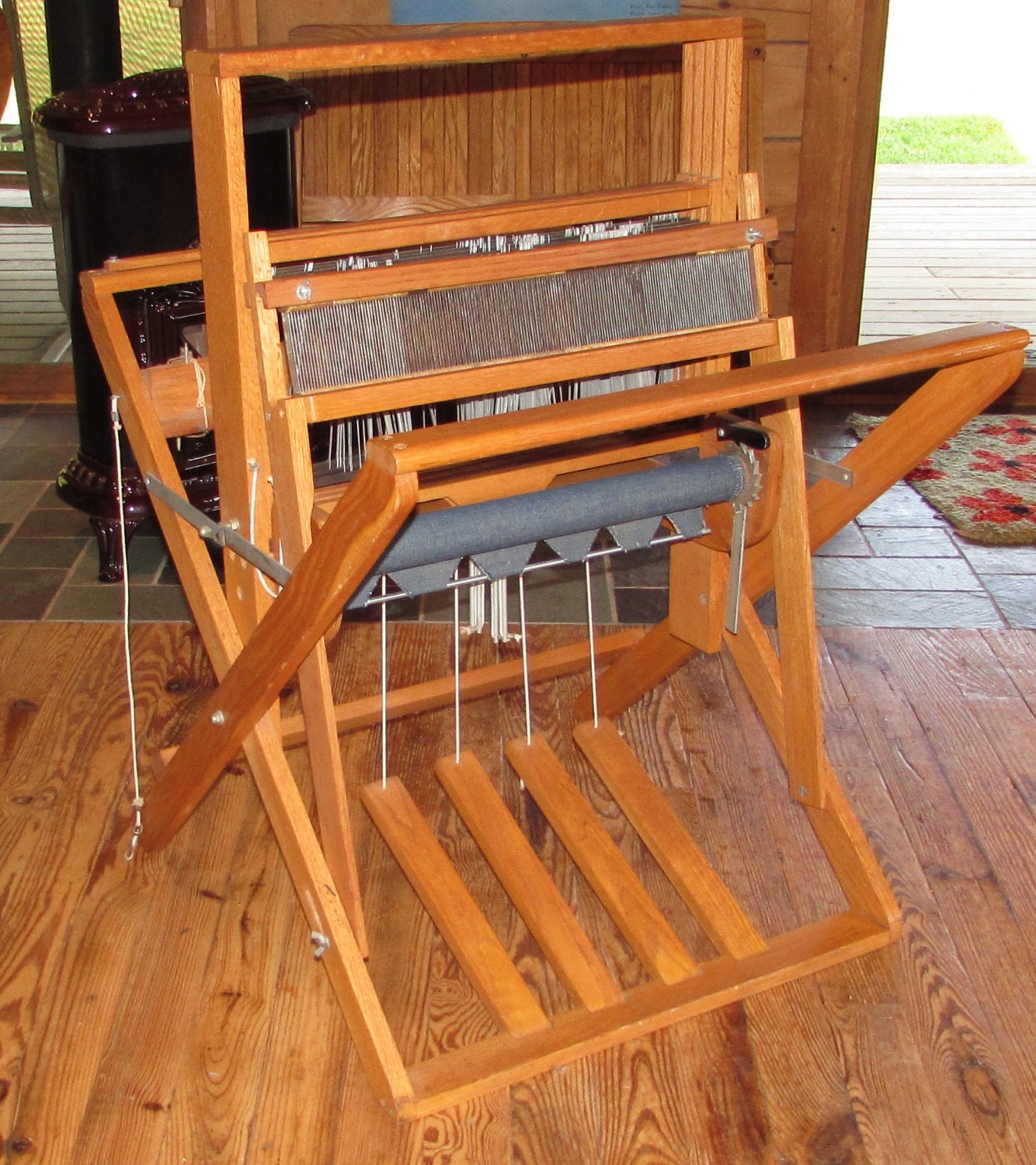 Used Dorset folding 4 harness loom for weaving Prefer pick