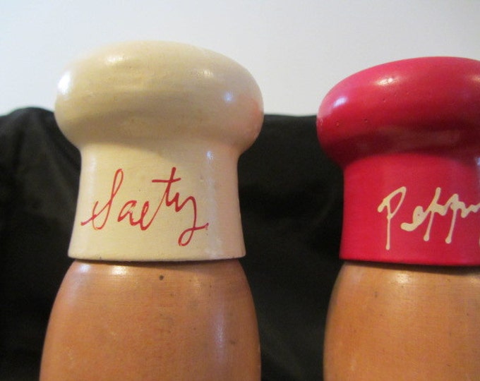 Salty and Peppy Shakers, Vintage Wood Cat Salt and Pepper Shakers, Kitsch Japan Shakers, Collectible Painted Wood Shakers, Salty & Peppy