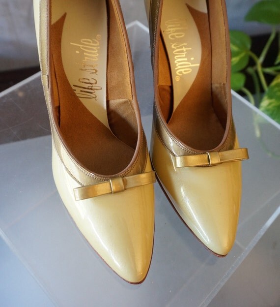 Free Shipping Vintage New Old Stock LIFE STRIDE Gold Yellow