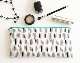 Black and White Zipper Pouch, Womens Cosmetic Case, Personalized Cosmetic Bag, Zipper Pouch for Her, Makeup Zipper Case, Cosmetic Organizer