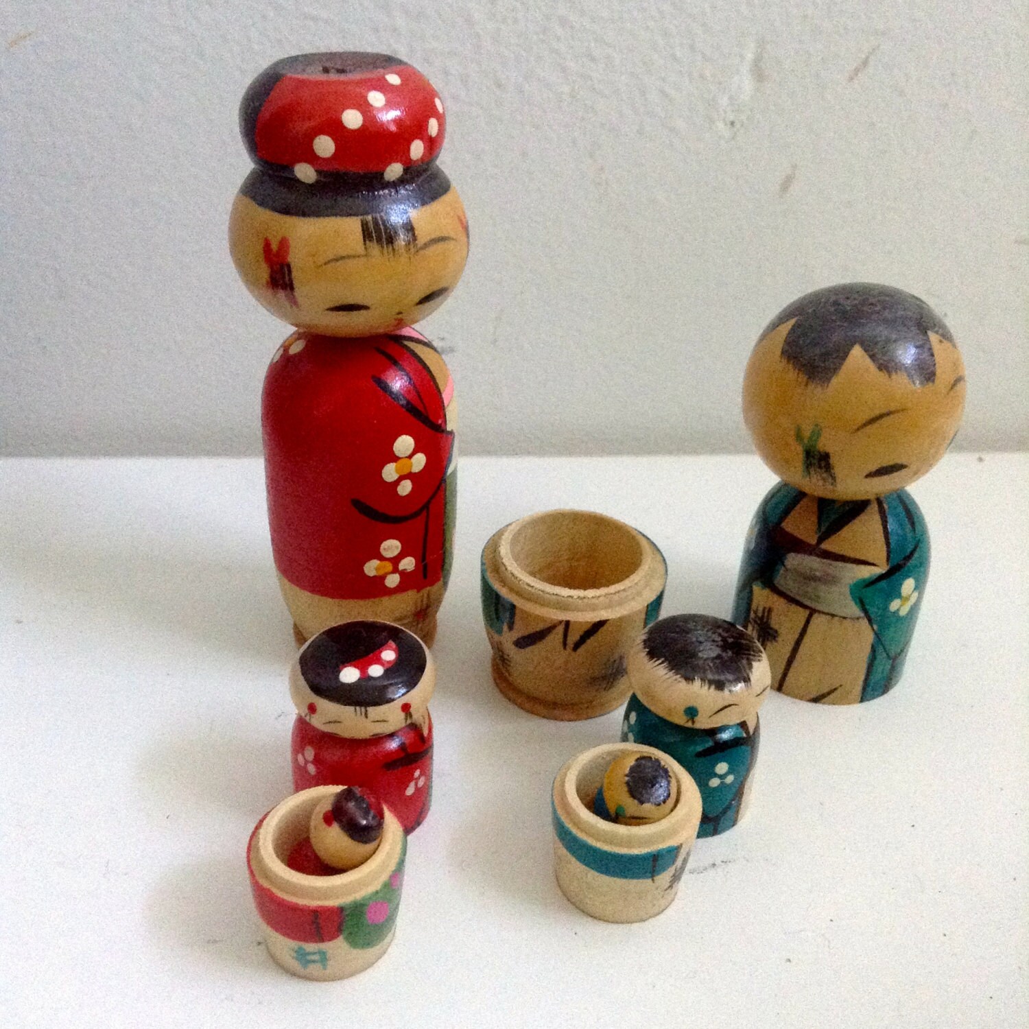 nesting kokeshi dolls