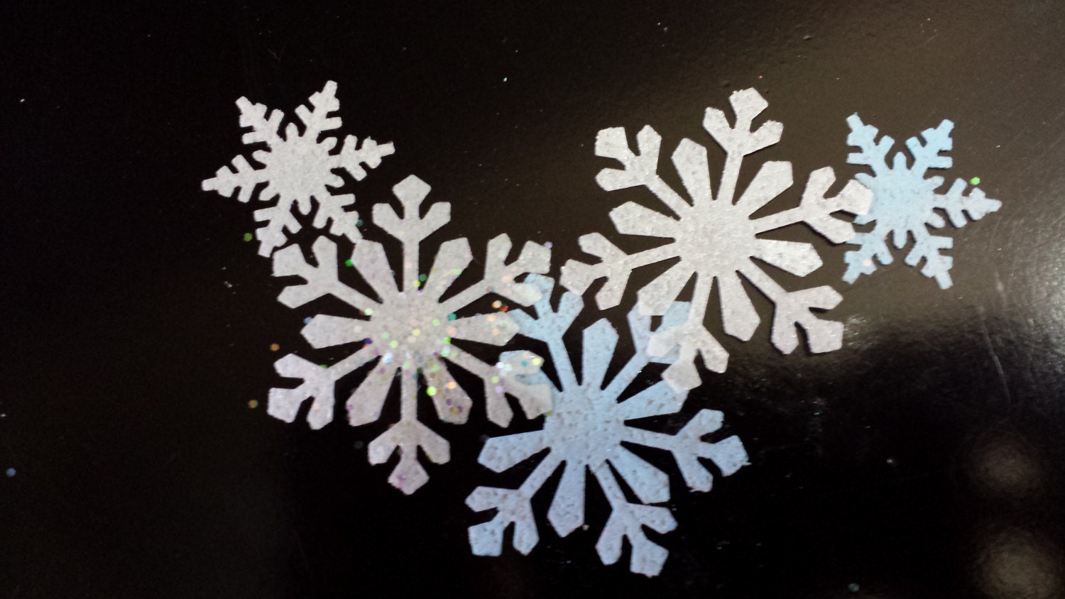 24 Assorted Edible Snowflakes