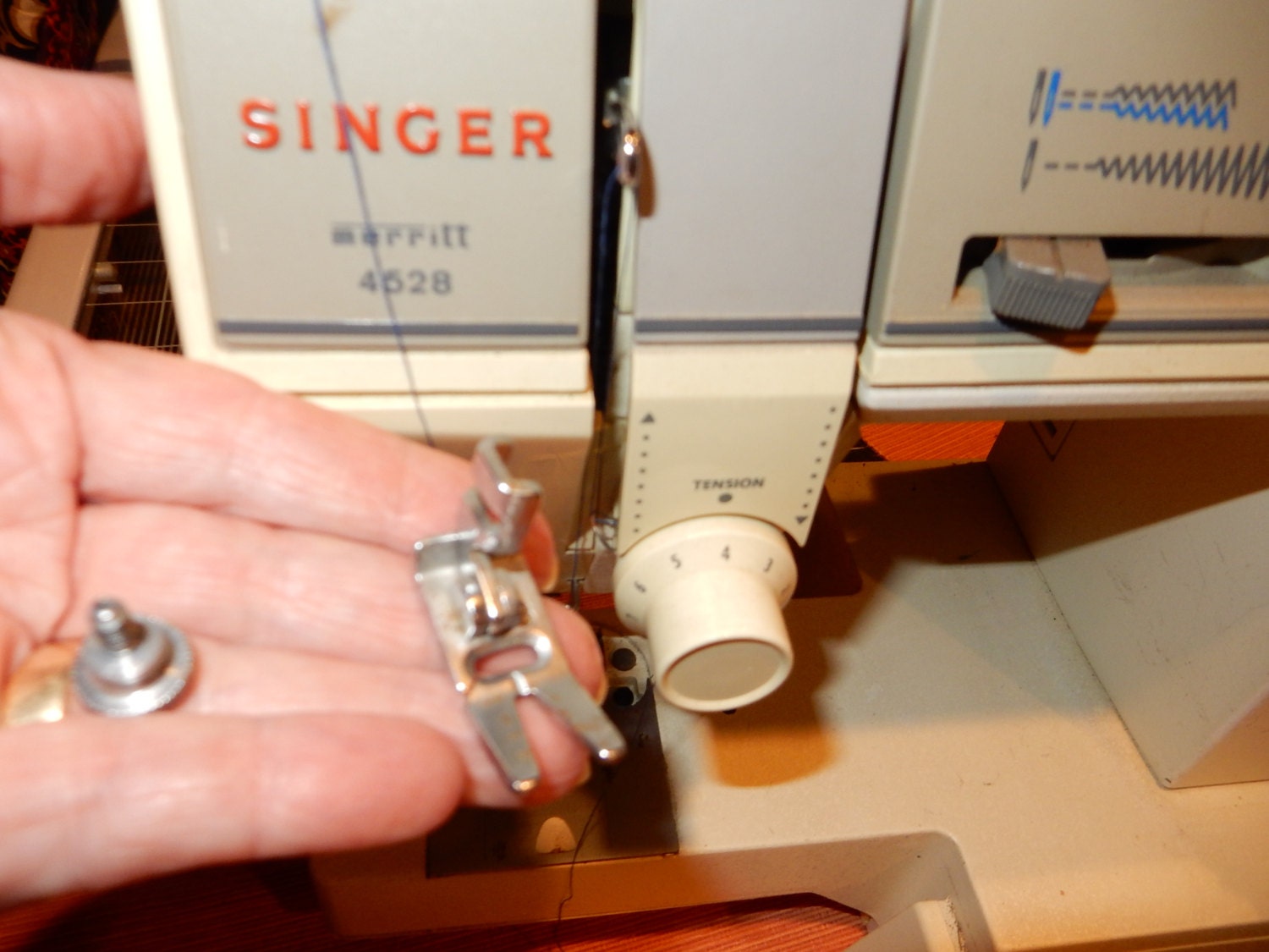 Singer Presser Foot B and Screw from SeekethWool on Etsy Studio