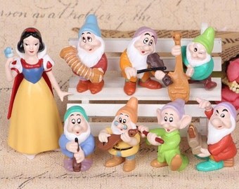 7 Dwarfs & Snow White CAKE TOPPER Sneezy Grumpy Doc Sleepy Bashful 8 Figure Set Birthday Party Cupcakes Figurines Disney * FAST Shipping *