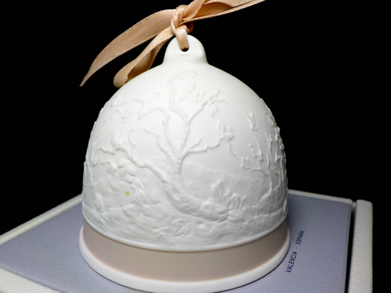 Lladro Fall Bell 1993 Lladro Collectors Society Fall Bell