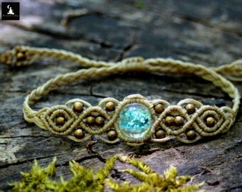 Micromacrame Bracelet with bead that glow in the dark, glow in the dark jewelry, macrame bracelet, macrame jewelry, handmade bracelet